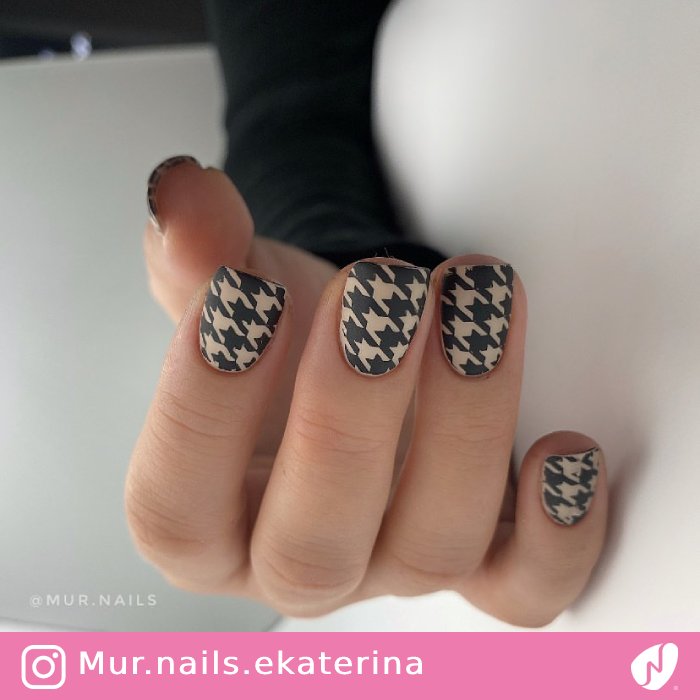 Black and Nude Houndstooth Design